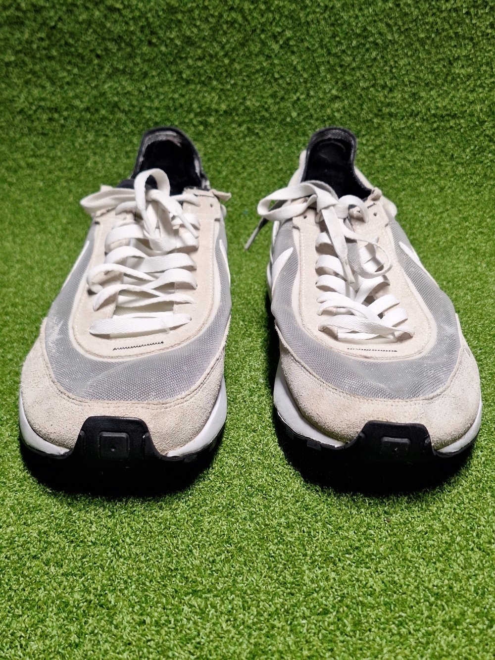 Nike Men’s Grey/White Low-Top Running Shoes - Picture 3 of 8